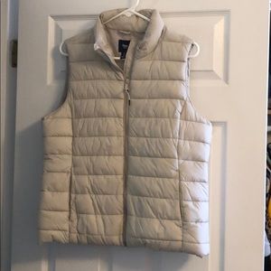 Gap puffer vest